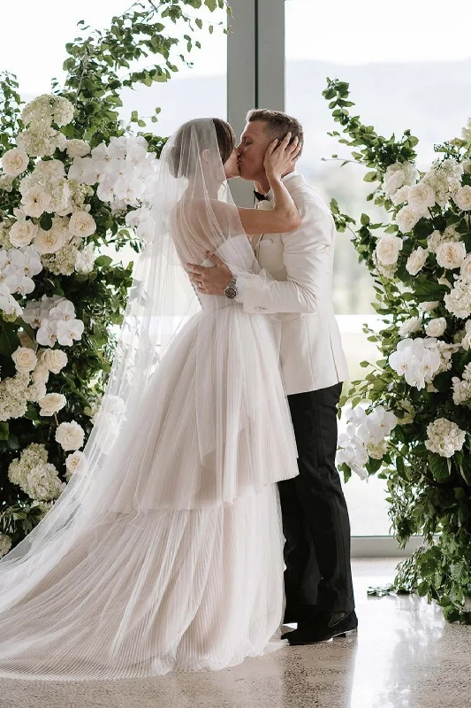 Special Offer Charming A Line Sweetheart White Tulle Wedding Dress with Ruffles