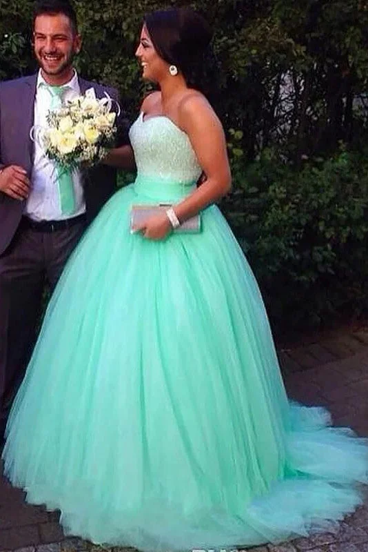 Seasonal Clearance Ball Gown Sleeveless Sweetheart Tulle Brush Train Beading Plus Size Prom Dress N2214
