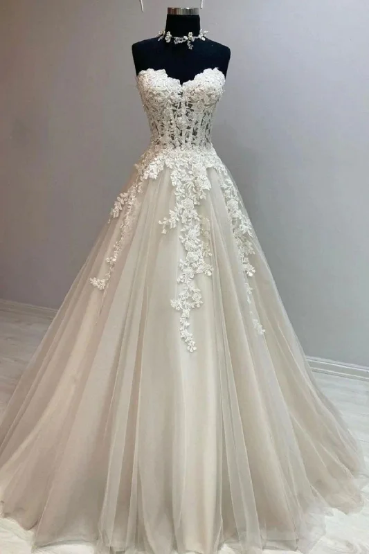 Closeout Princess A Line Sweetheart White Wedding Party Dress with Appliques