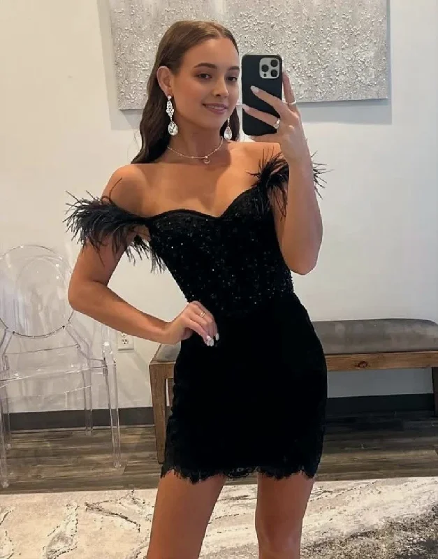 Steals and Deals Bodycon Sweetheart Black Lace Short Homecoming Dresses with Feather