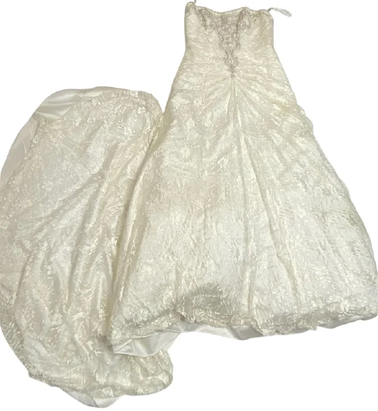 Daily Specials Ana Wedding Dresses 8 pcs 23 lbs F1203533-21