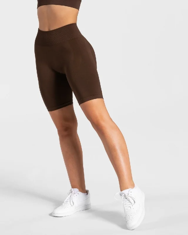 Closeout Charming Scrunch Short "Braun"